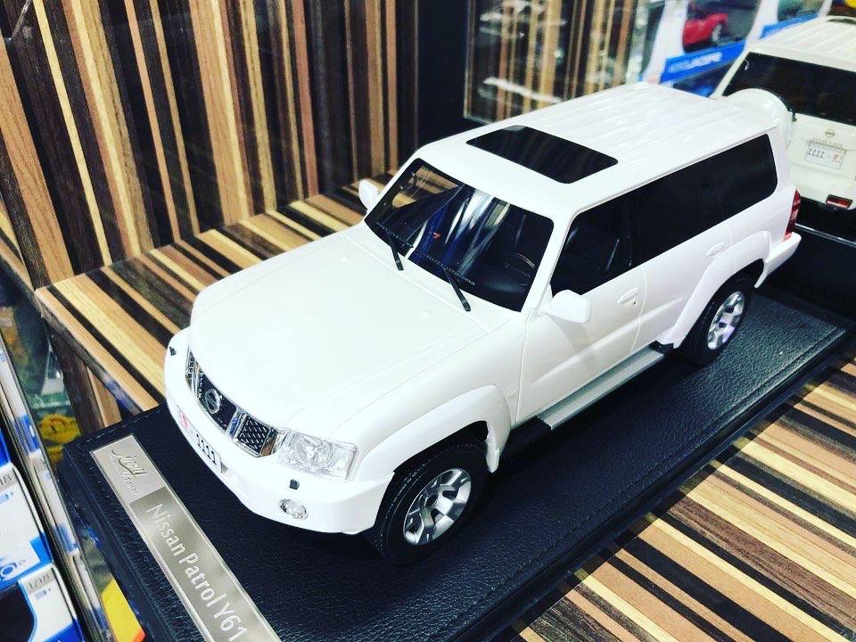 1:18 Diecast Nissan Patrol Safari White IVY Models Scale Model Cars