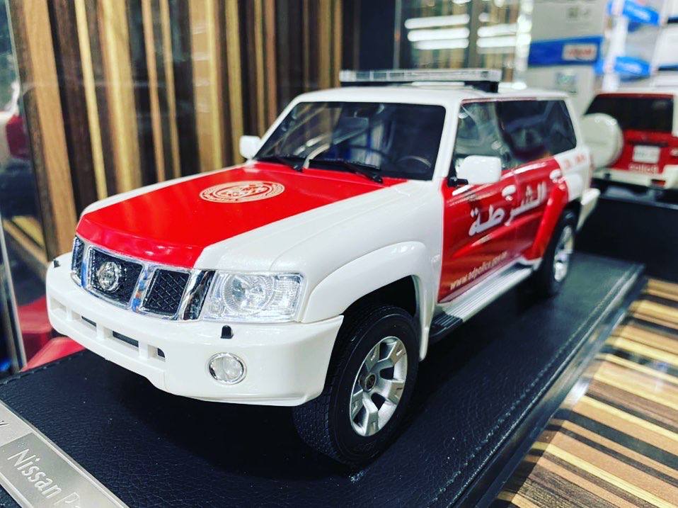 1/18 Diecast Nissan Patrol Safari Y61 IVY Models Scale Model Car