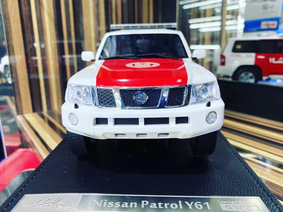 1/18 Diecast Nissan Patrol Safari Y61 IVY Models Scale Model Car