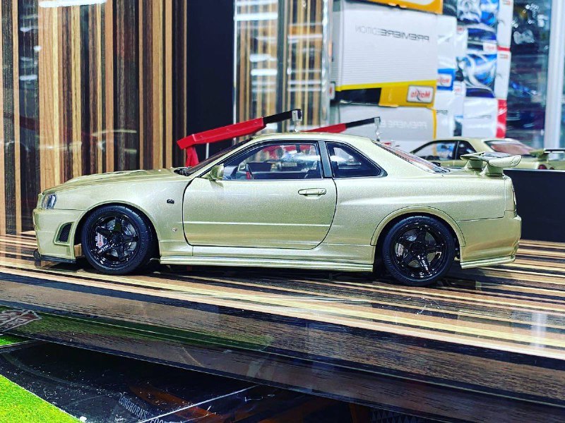Nissan Skyline GT-R R34 Nismo Z-tune MotorHelix