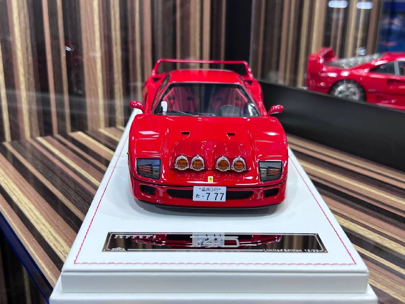 1/18 Ferrari F40 Red Model Car by VIP Models