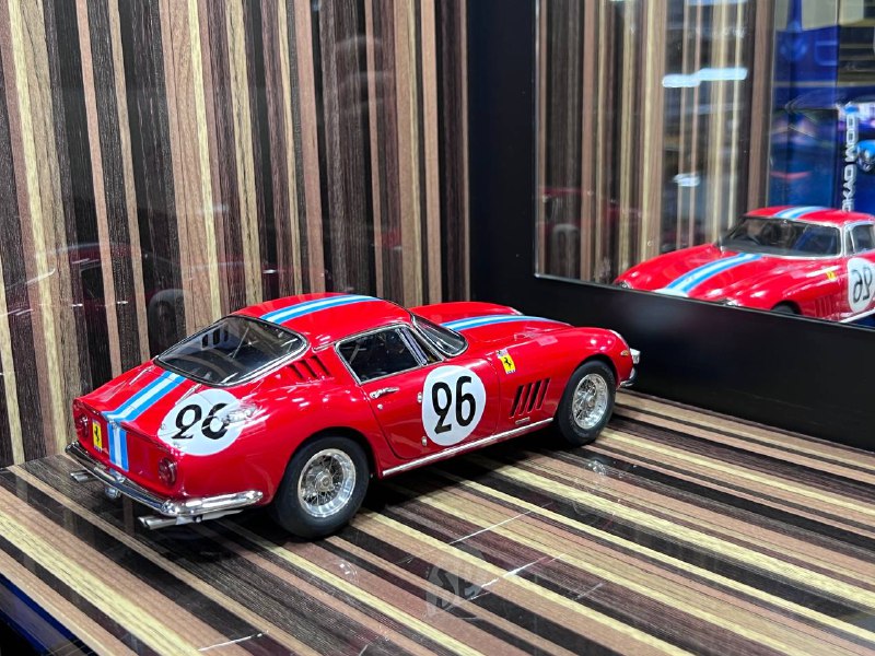 1/18 Diecast Miniature Ferrari 275 GTB/C 24h France 1966 CMC Red Model Car