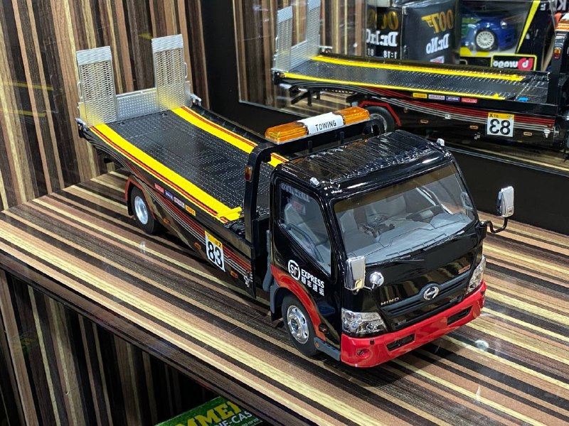1/18 Diecast Hino 300 SF Express Flatbed Tow Truck Black by TINY