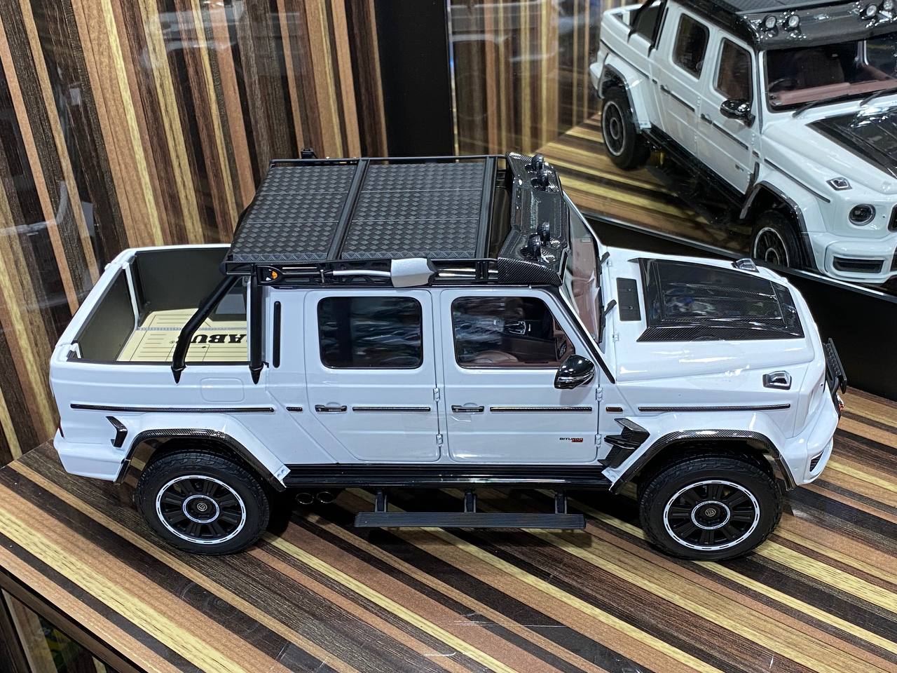 1/18 Diecast Mercedes-Benz G-Class Brabus 800 Adventure XLP Almost Real Scale Model Car