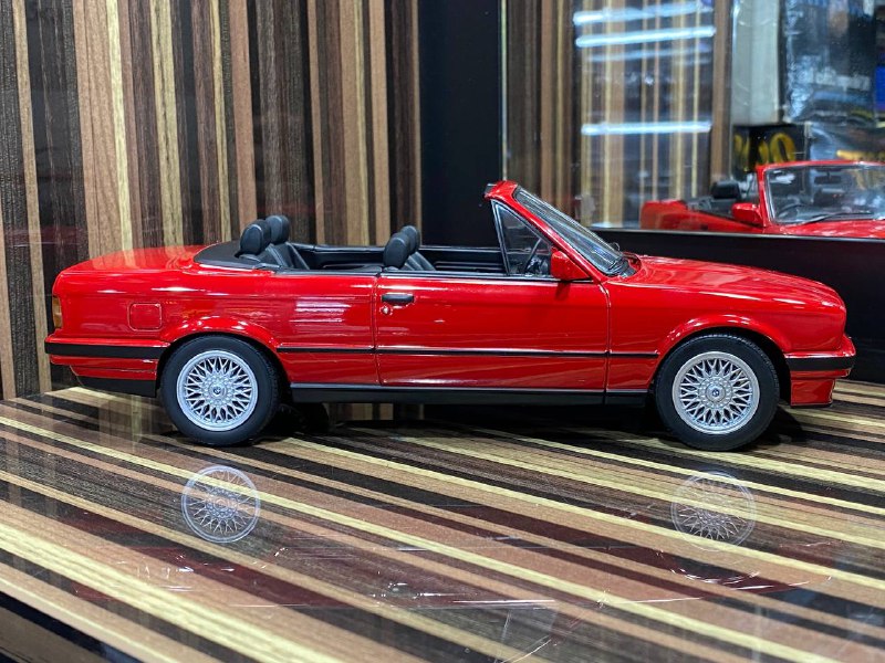 1/18 Diecast BMW 318i Cabriolet Red Norev Scale Model Car