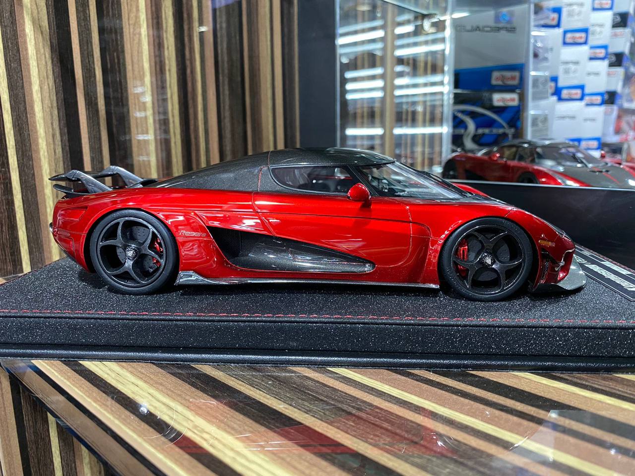 1/18 Diecast Koenigsegg Regera Fronti Art Red Miniature Car