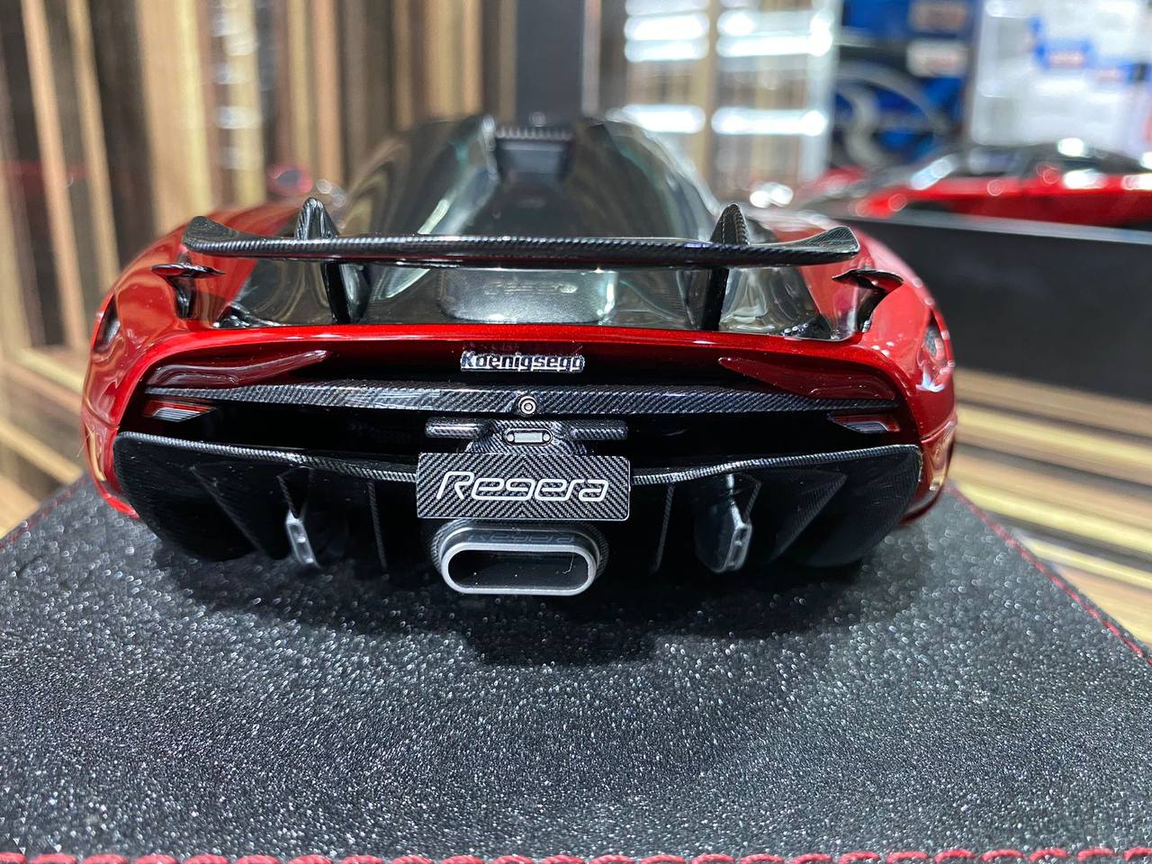 1/18 Diecast Koenigsegg Regera Fronti Art Red Miniature Car