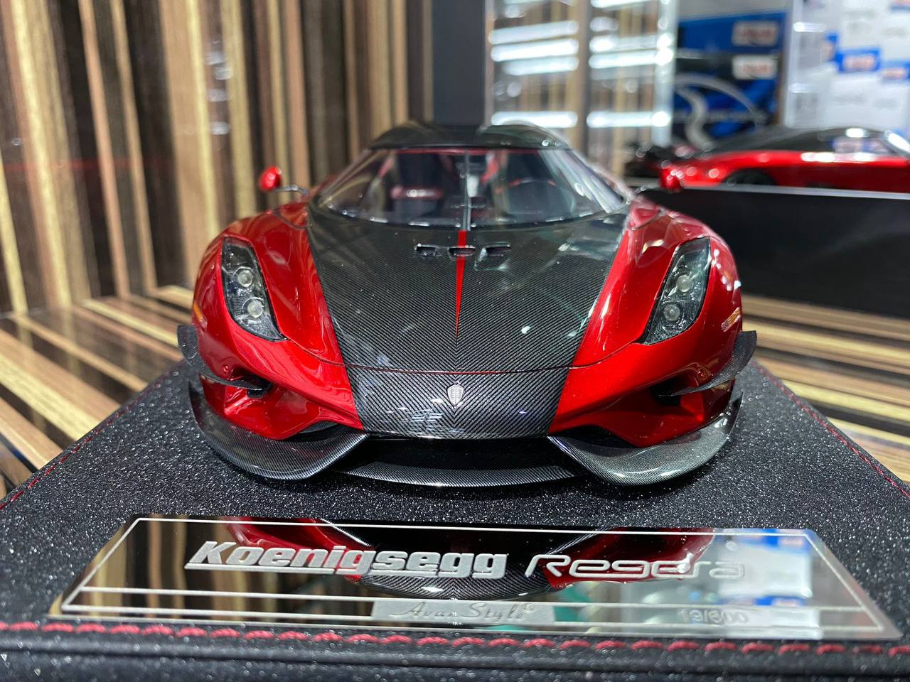 1/18 Diecast Koenigsegg Regera Fronti Art Red Miniature Car