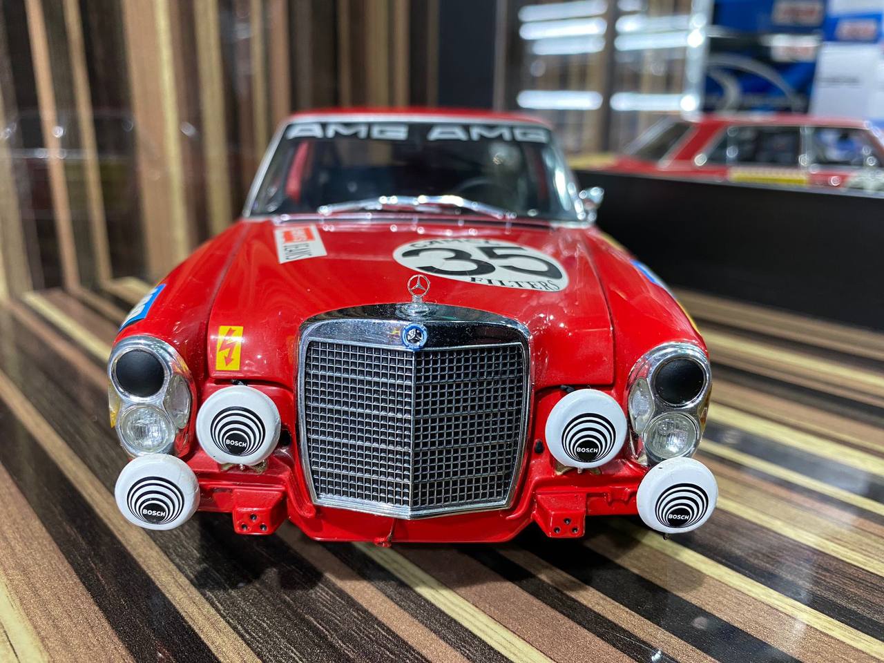Mercedes-Benz 300SEL 6.8 Minichamps