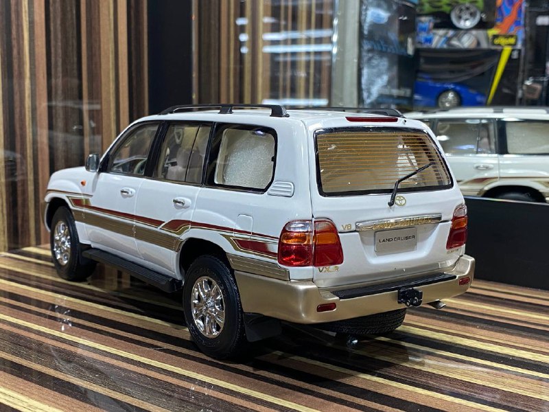 1/18 Diecast Toyota Land Cruiser 100 FAW Toys Scale Model Car