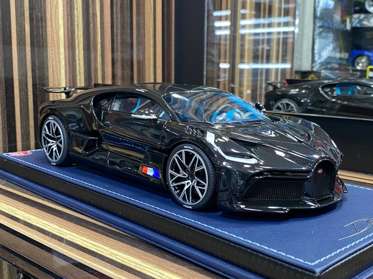 Bugatti Divo 2019 - Looksmart 1/43 Bugatti Divo 2019 - Looksmart 1/43