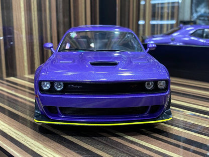 1/18 Diecast Dodge Challenger R/T SCAT PACK Widebody Solido Model Car - Diecast model car by dturman.com - Solido