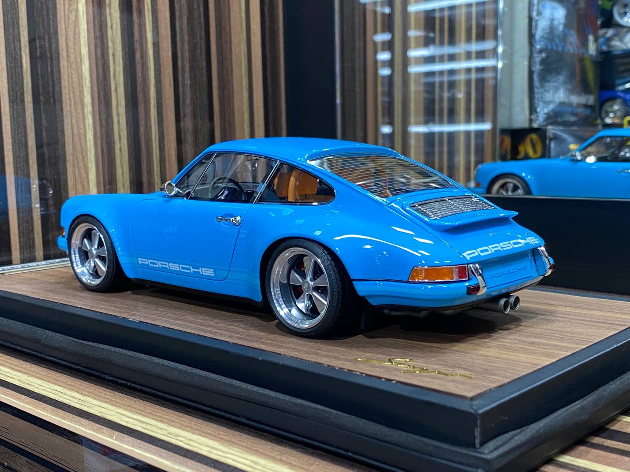 Porsche Singer 911 Timothy&Pierre