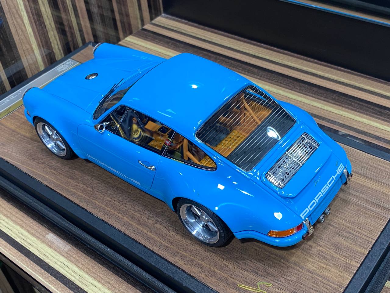Porsche Singer 911 Timothy&Pierre