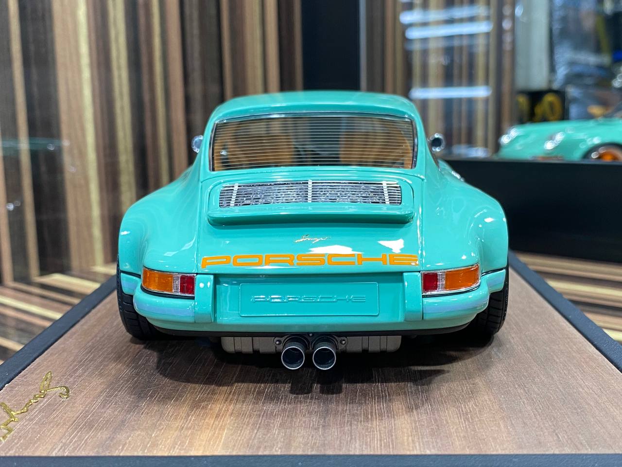 Porsche Singer 911 Timothy&Pierre