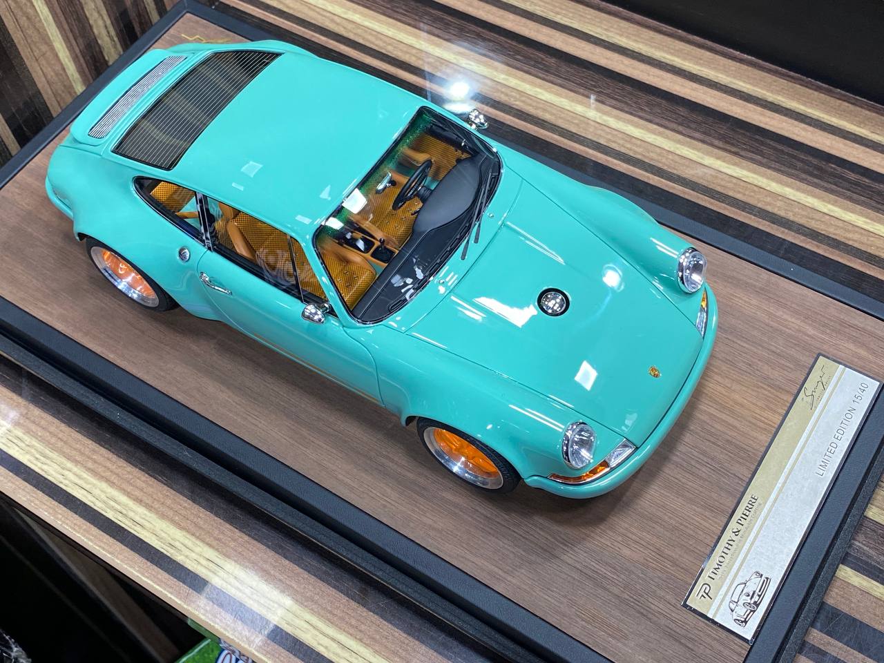 Porsche Singer 911 Timothy&Pierre