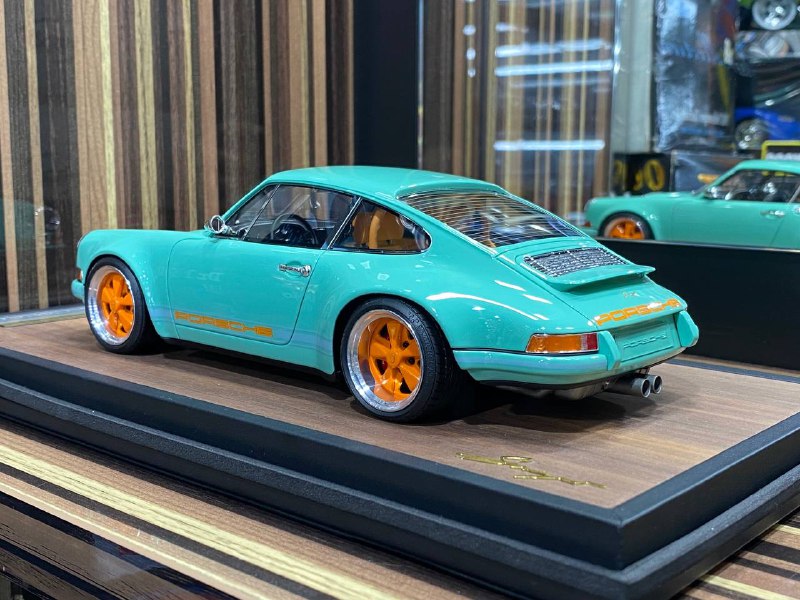 Porsche Singer 911 Timothy&Pierre