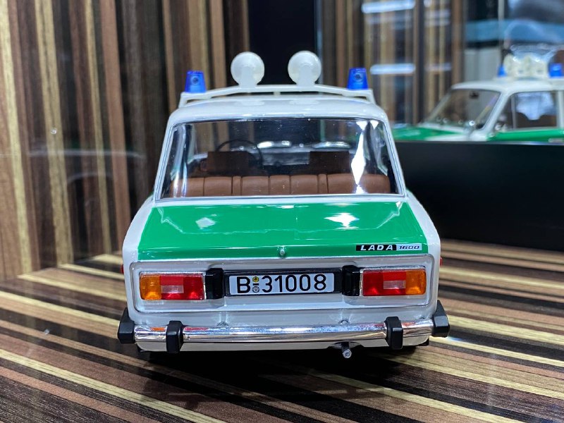Lada 1600 Polizei Triplenine