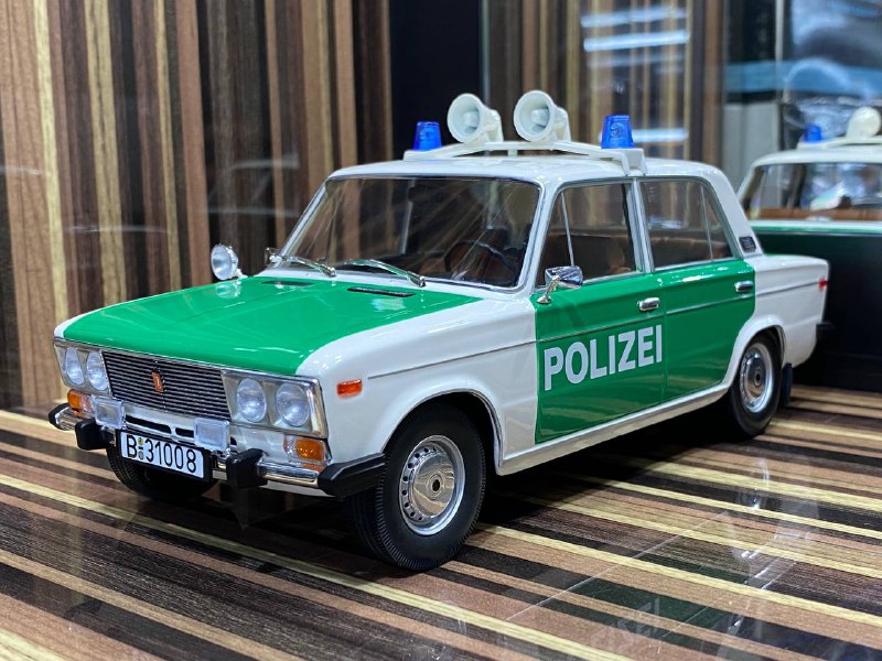 1/18 Resin Lada 1600 Polizei Triplenine White and Green Model Car