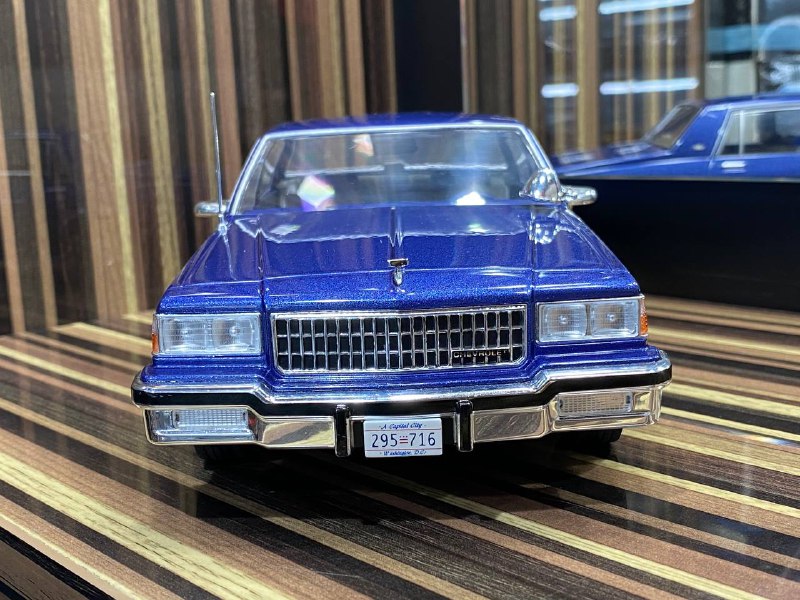 1/18 Resin Chevrolet Caprice Blue Model Car by MCG
