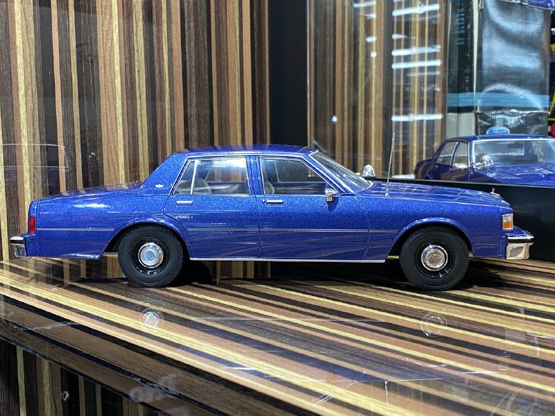 1/18 Resin Chevrolet Caprice Blue Model Car by MCG