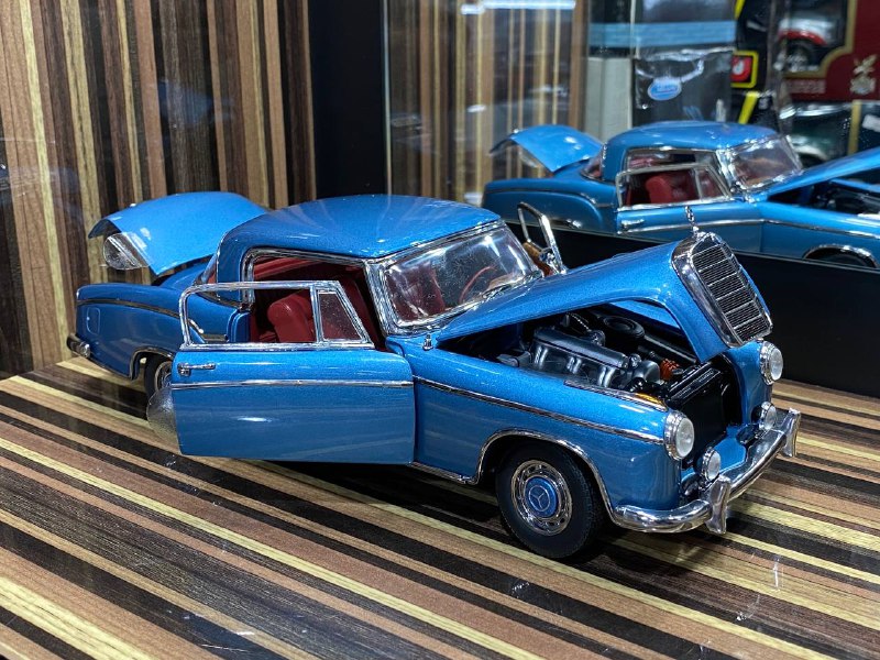 1/18 Diecast Mercedes-Benz 220SE Coupe 1958 Blue by Sun Star