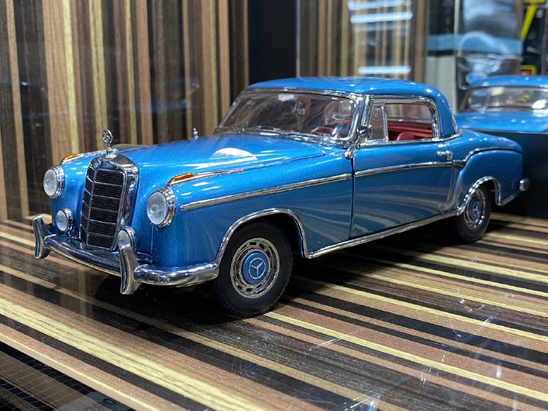 1/18 Diecast Mercedes-Benz 220SE Coupe 1958 Blue by Sun Star