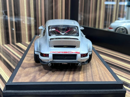 Porsche Singer 911 Timothy&Pierre