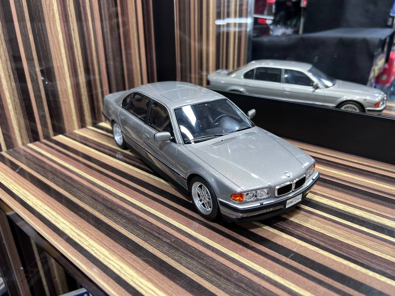1/18 Resin BMW E38 750 IL Grey Model Carby Otto