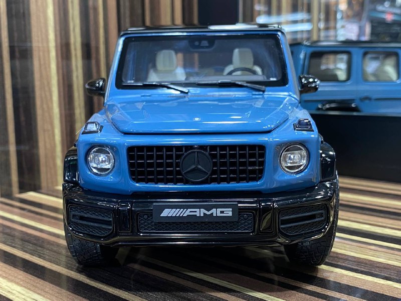 1/18 Diecast Mercedes-Benz G 63 AMG Blue Model Car by Minichamps
