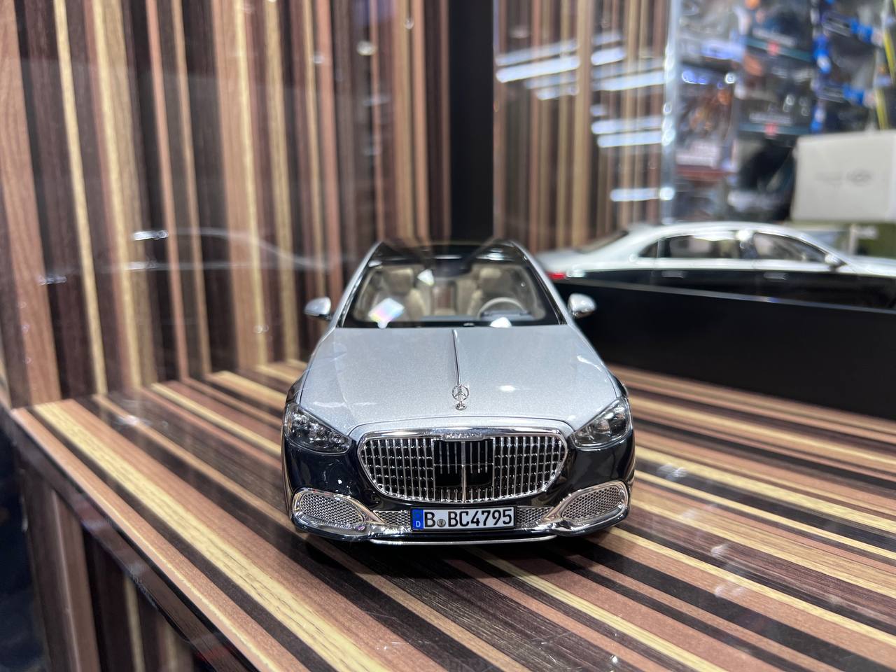 1/18 Diecast Mercedes-Maybach S-Class 2021 Silver & Black Norev Scale Model Car