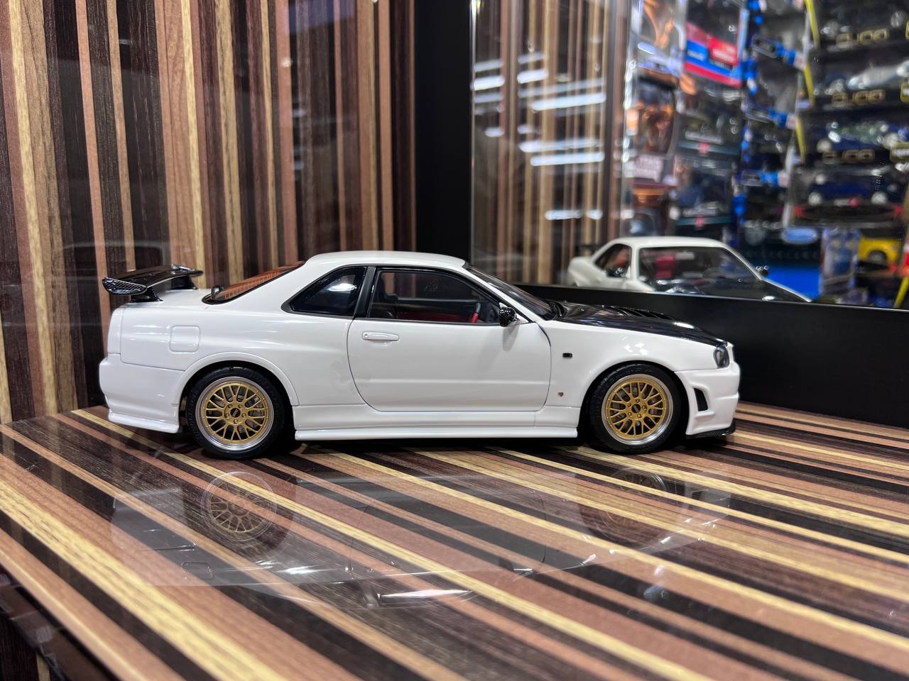 Nissan Skyline GT-R R34 Nismo Z-tune MotorHelix