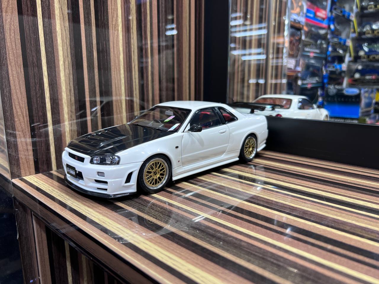 Nissan Skyline GT-R R34 Nismo Z-tune MotorHelix