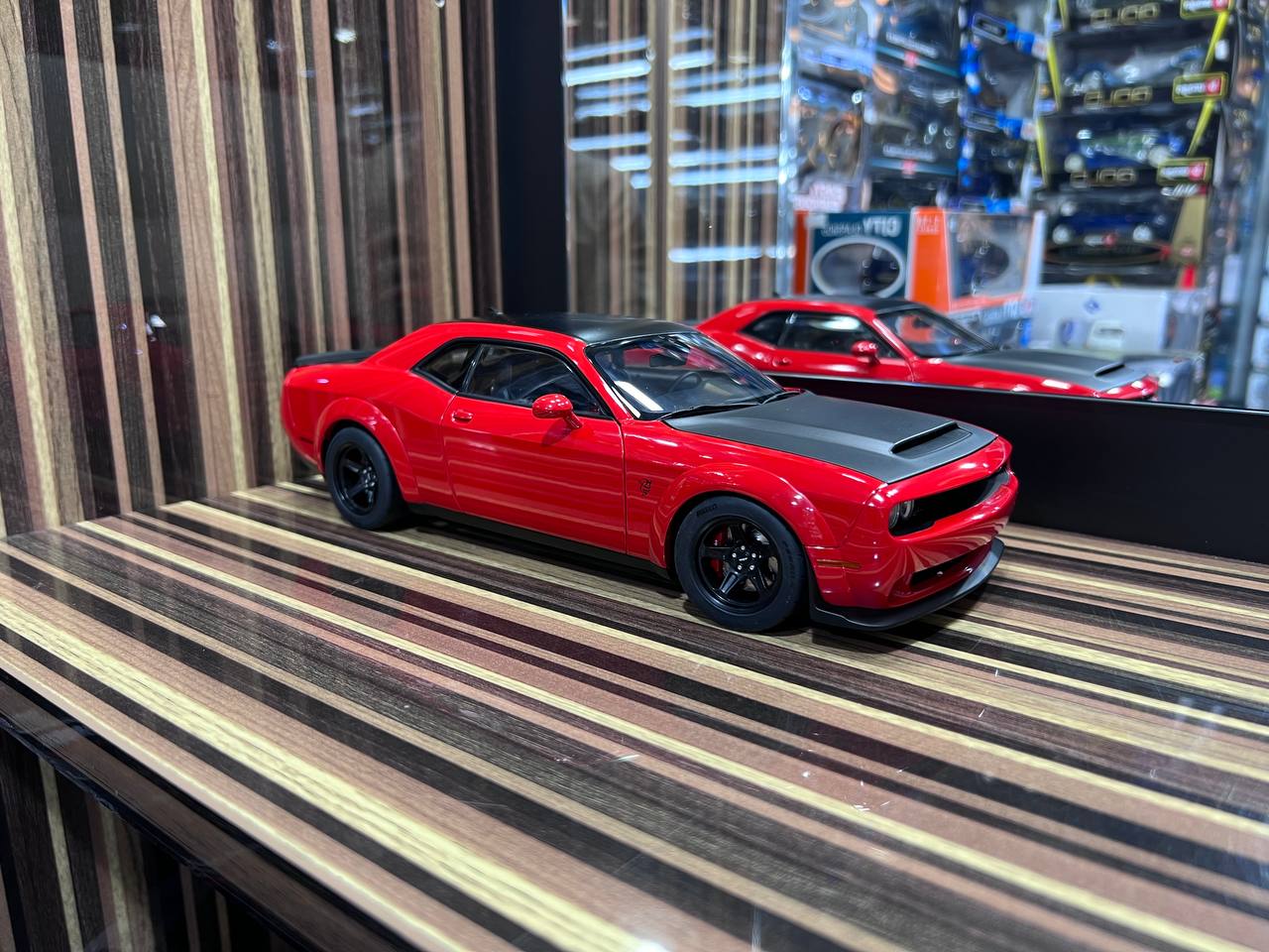 1/18 Diecast Dodge Challenger SRT Demon AutoArt Scale Model Car