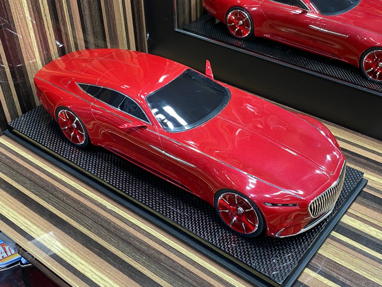 1/18 Mercedes-Maybach Vision 6 Red Model Car by Schuco