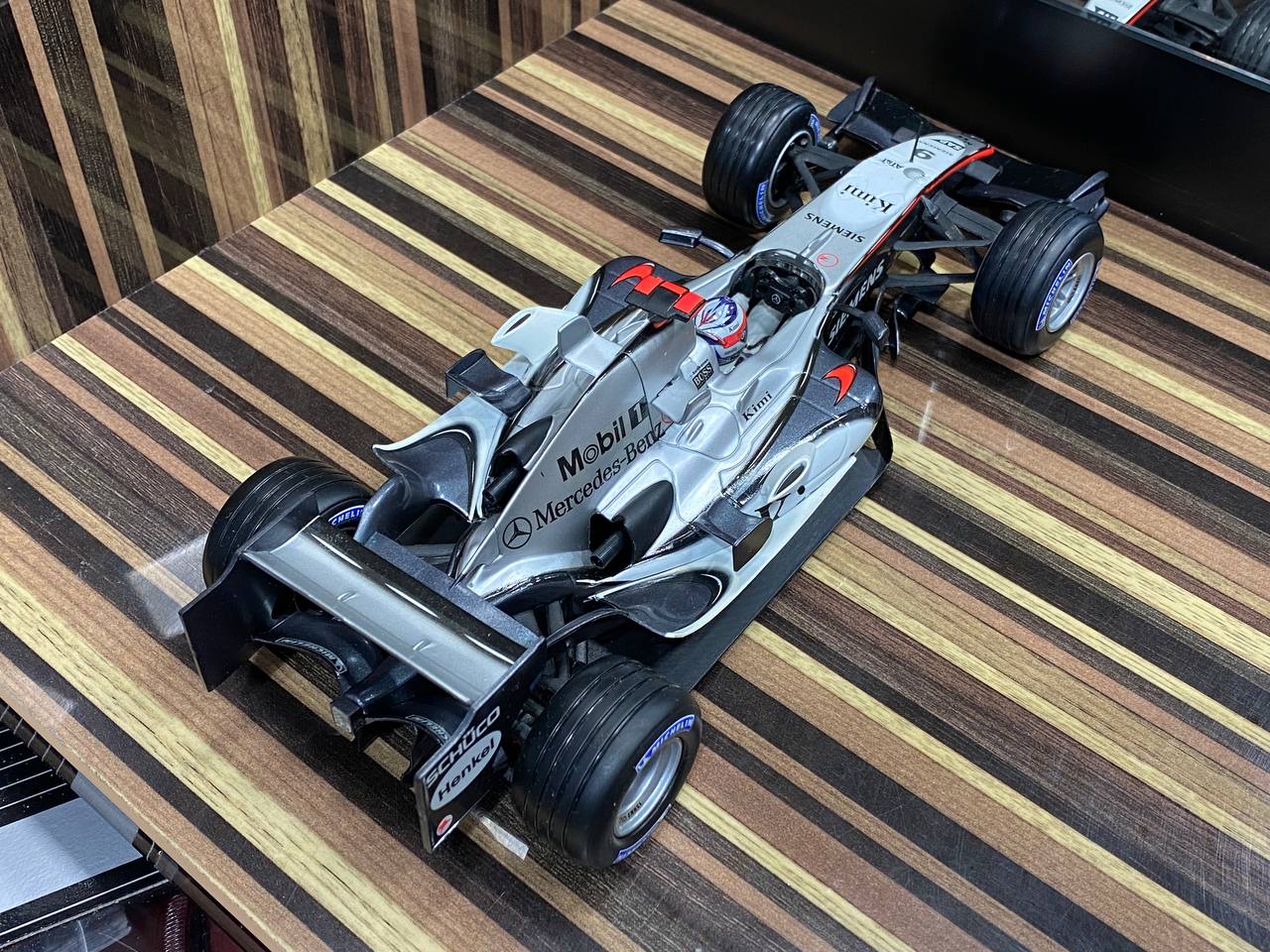 McLaren MP4-20 Kimi Raikkonen Formula 1 Hot Wheels