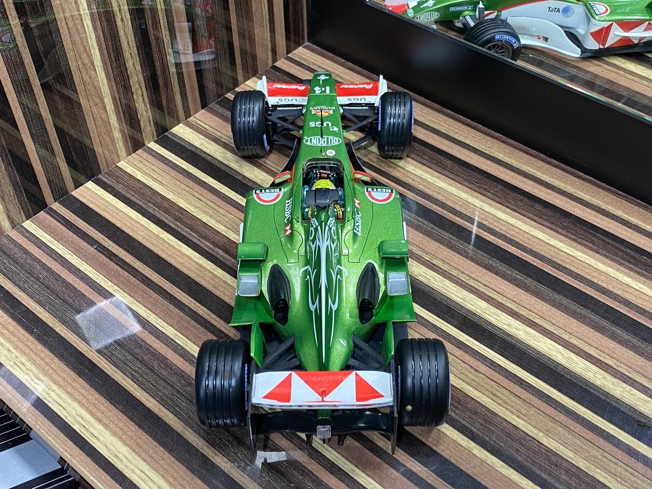 Jaguar R5 #14 Mark Webber Formula 1 Hot Wheels