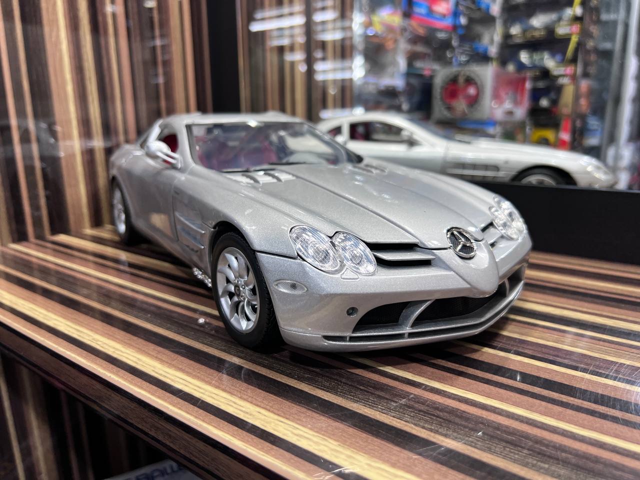 Mercedes-Benz SLR McLaren MotorMax
