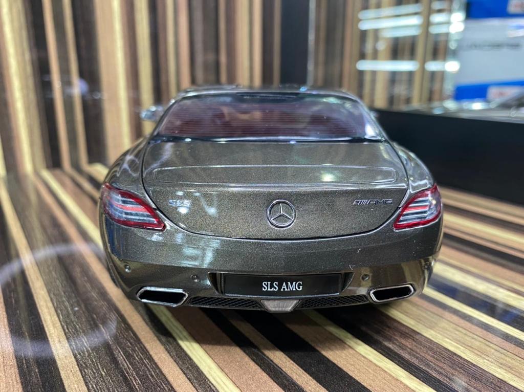 Mercedes-Benz SLS AMG GT Autos