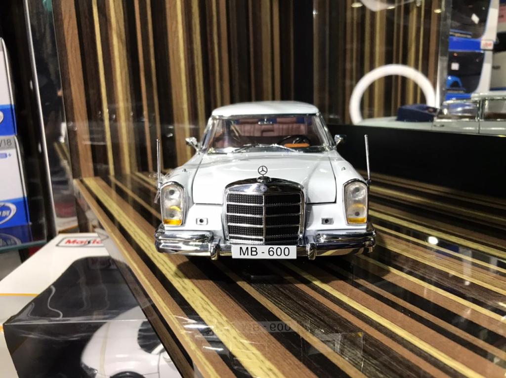 Mercedes-Benz MB600 Sun Star