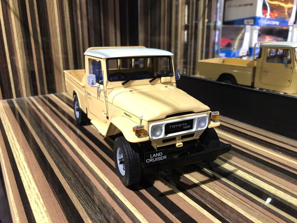 Toyota Land Cruiser 40 Pickup Kyosho