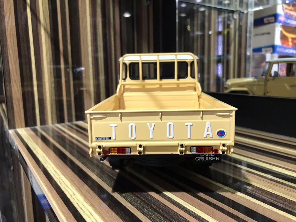 Toyota Land Cruiser 40 Pickup Kyosho