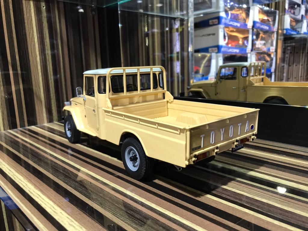 Toyota Land Cruiser 40 Pickup Kyosho