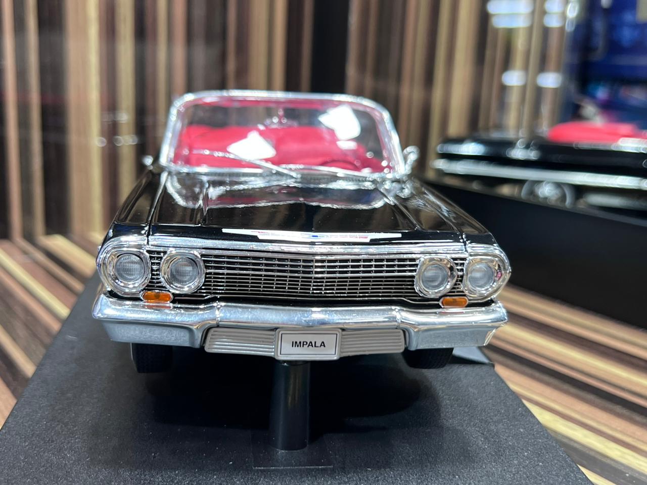 1/18 Diecast Chevrolet Impala 1963 by Welly