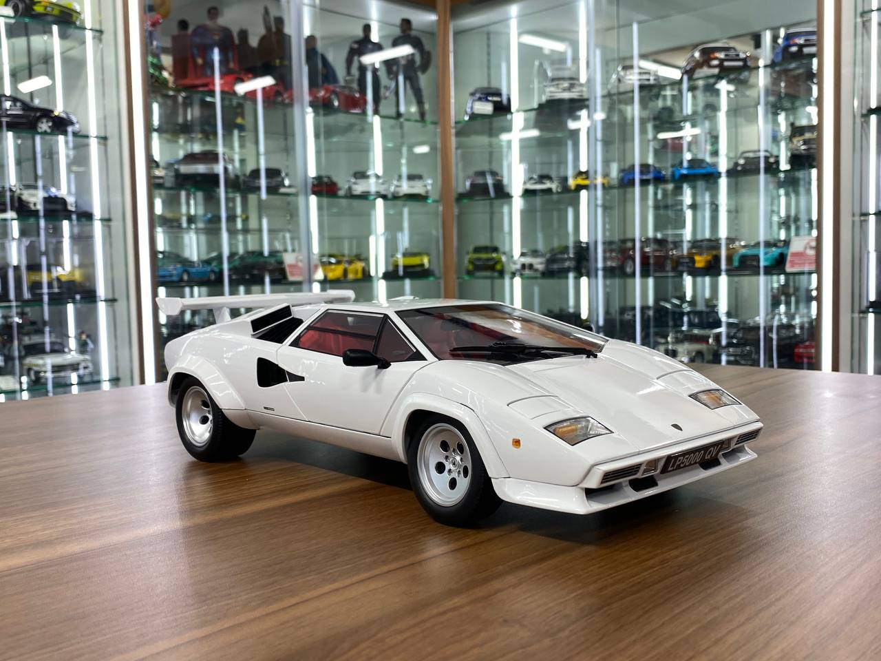 1/12 Diecast Full opening KK Scale Lamborghini Countach LP5000 QV in White