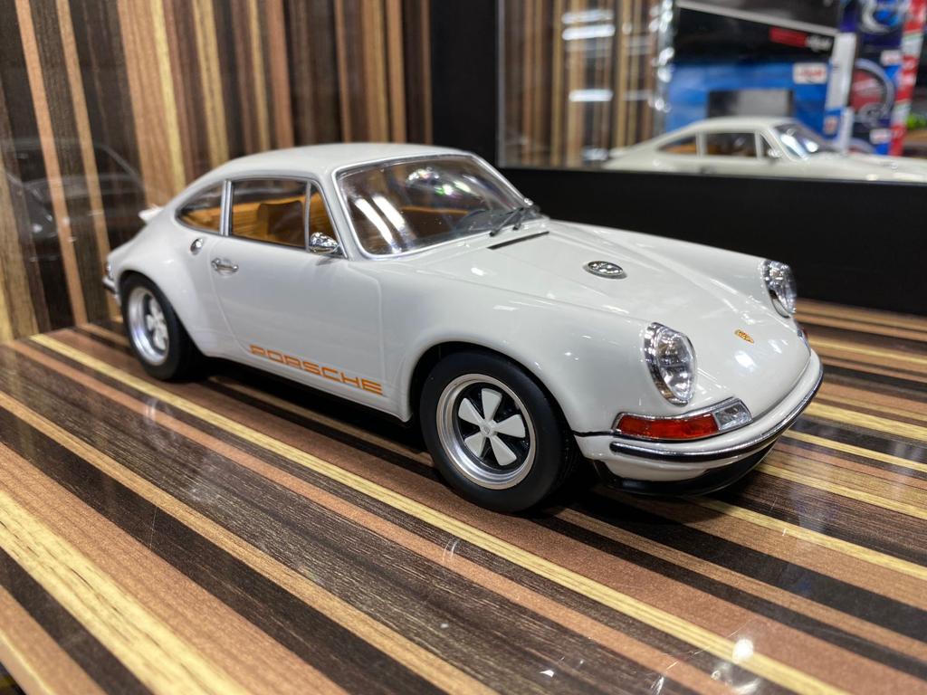 1/18 Deicast Miniature Delicate Model Porsche 911 Singer White model car