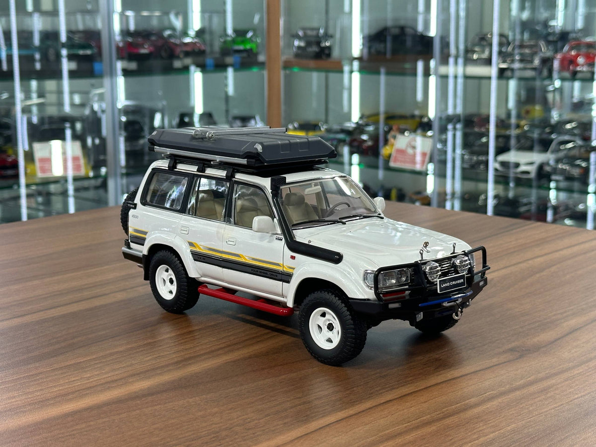 1:18 KengFai Toyota Land Cruiser 80 White Full Opening Diecast Scale Model