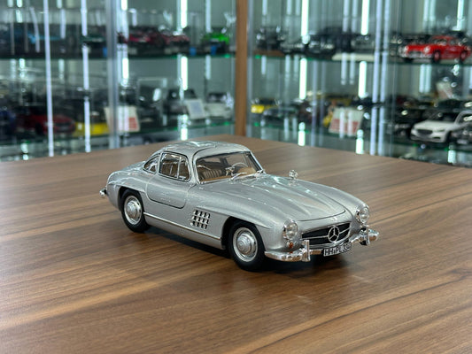 1:18 Norev Mercedes-Benz 300 SL Gullwing W198 1954 Silver Full Opening Diecast Scale Model