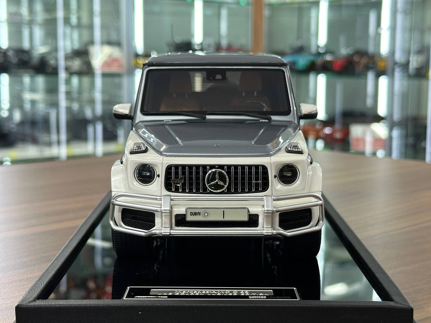  Mercedes-Benz AMG G 63 UAE Golden Jubilee Edition resin model car – Motor Helix 1:18 White Silver special number 01 of 99 Dubai edition