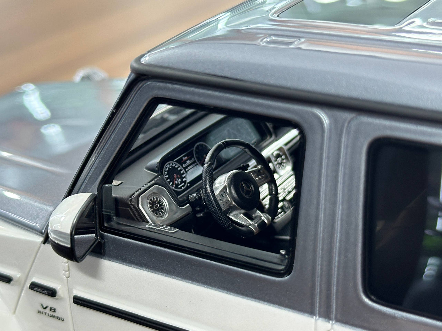  Mercedes-Benz AMG G 63 UAE Golden Jubilee Edition resin model car – Motor Helix 1:18 White Silver special number 01 of 99 Dubai edition